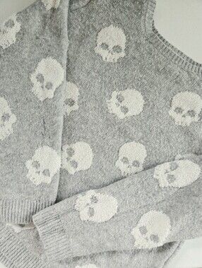 Cupcakes and Cashmere Grey Skull Pattern Knit Crewneck Pullover Sweater 2X